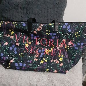 2 Victoria Secret Tote